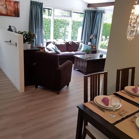 Spacious Holiday In With Private Garden Casa de Férias