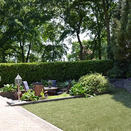 Spacious Holiday In With Private Garden