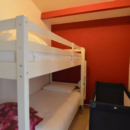 Spacious Holiday In With Private Garden